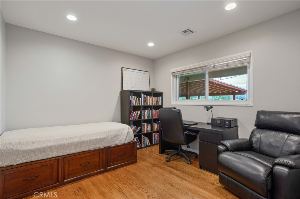 1336 E Navilla Place