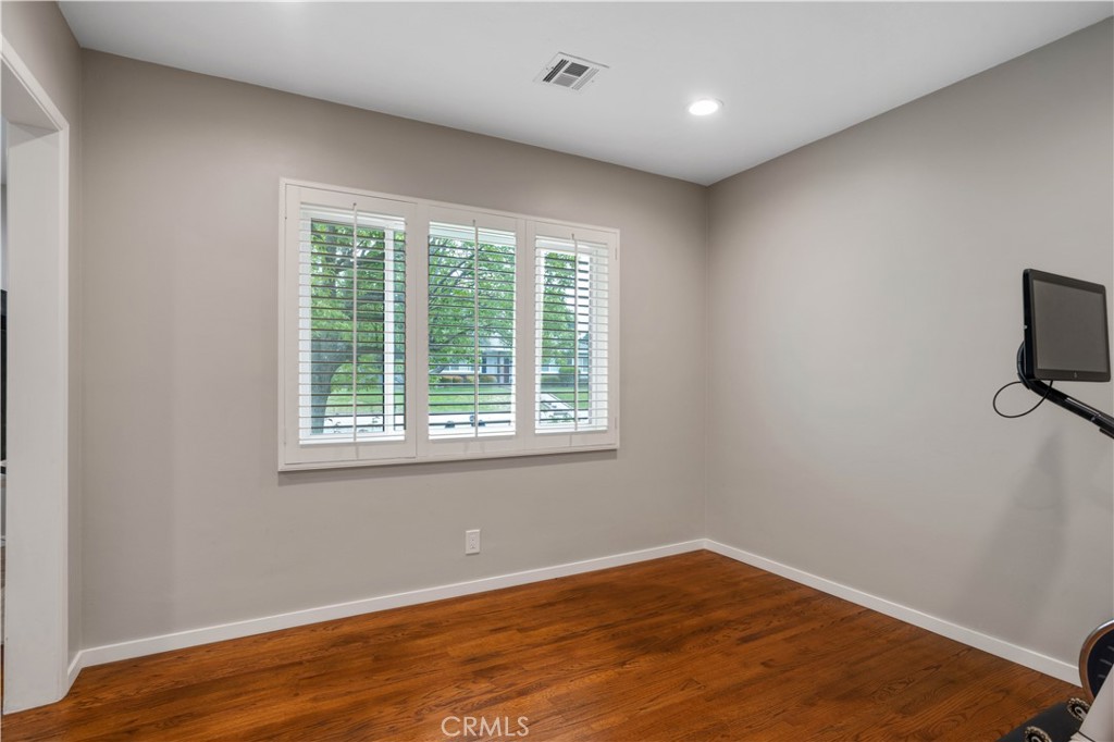 1336 E Navilla Place