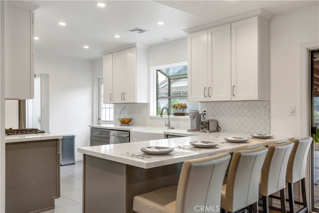 1336 E Navilla Place