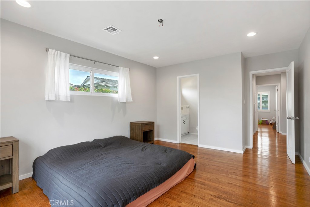 1336 E Navilla Place