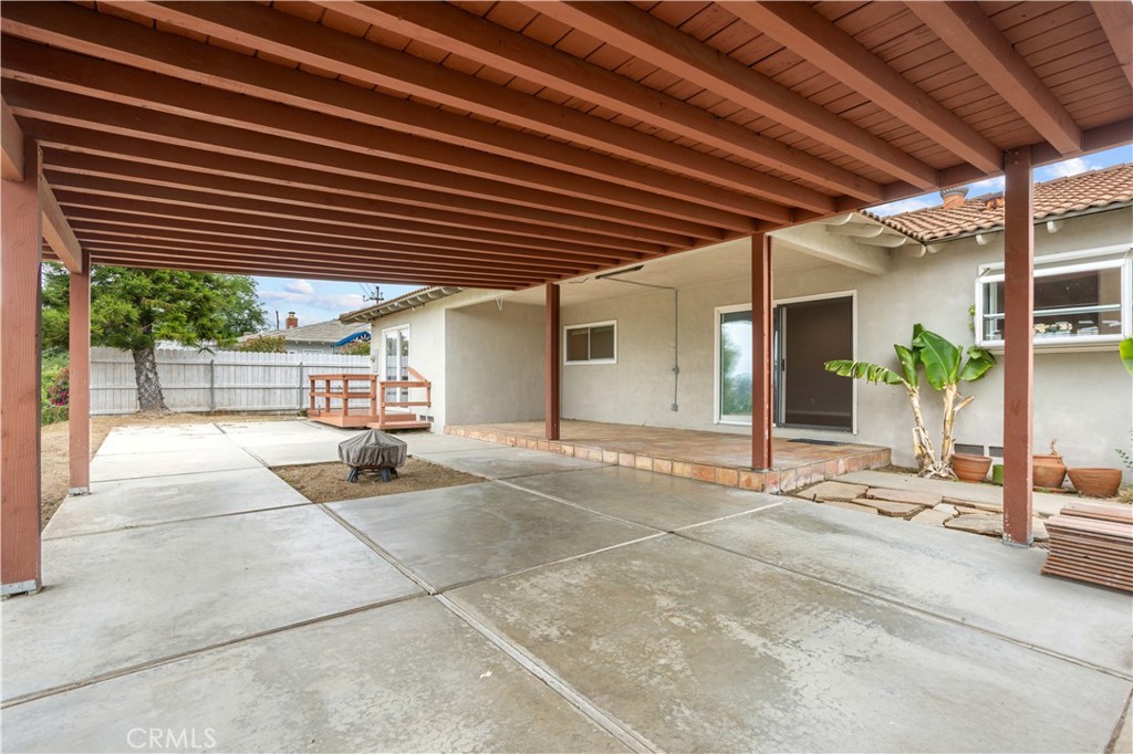 1336 E Navilla Place