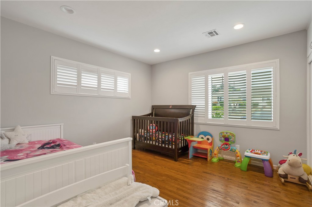 1336 E Navilla Place