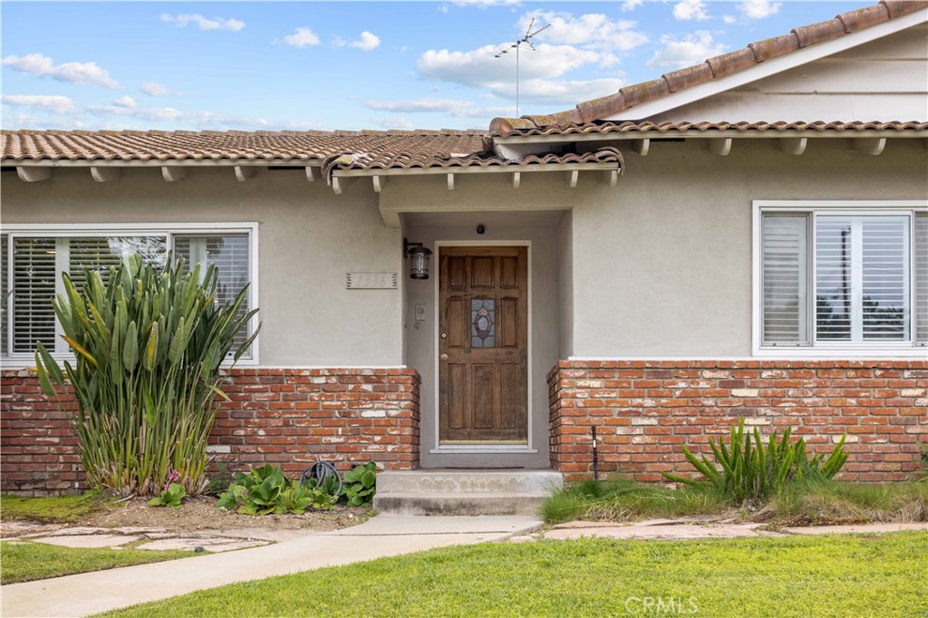 1336 E Navilla Place