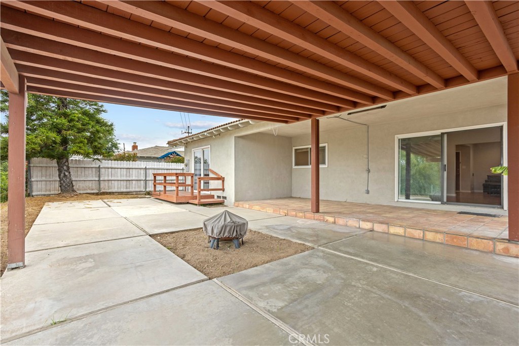 1336 E Navilla Place