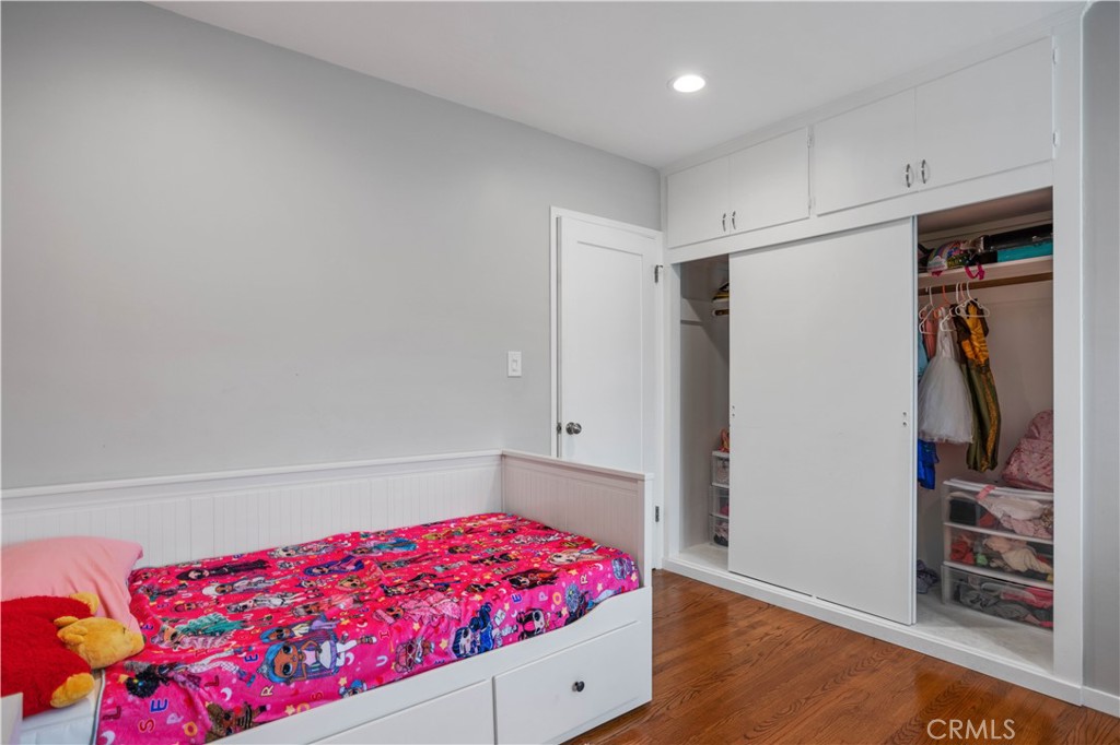 1336 E Navilla Place