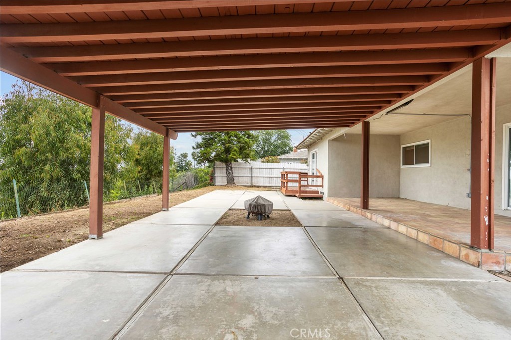 1336 E Navilla Place