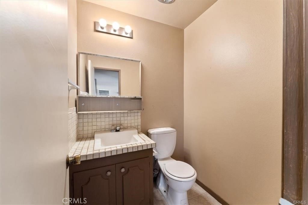 150 E Lakeshore Drive 35