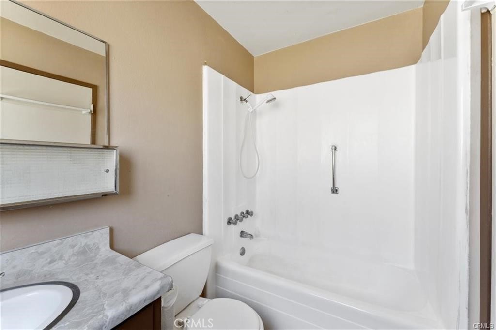 150 E Lakeshore Drive 35