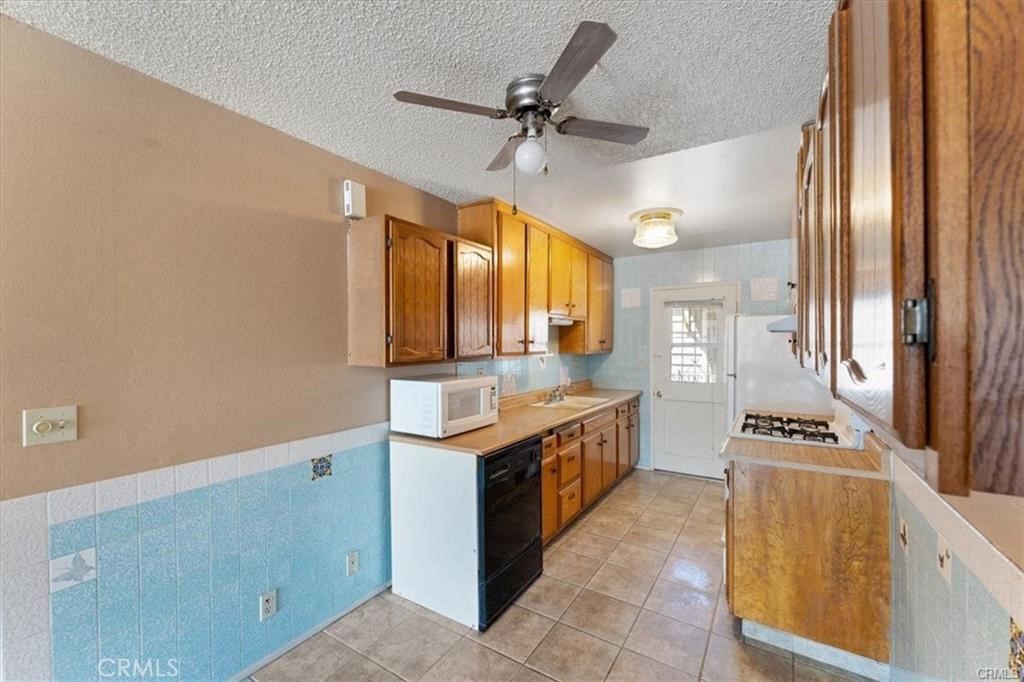 150 E Lakeshore Drive 35