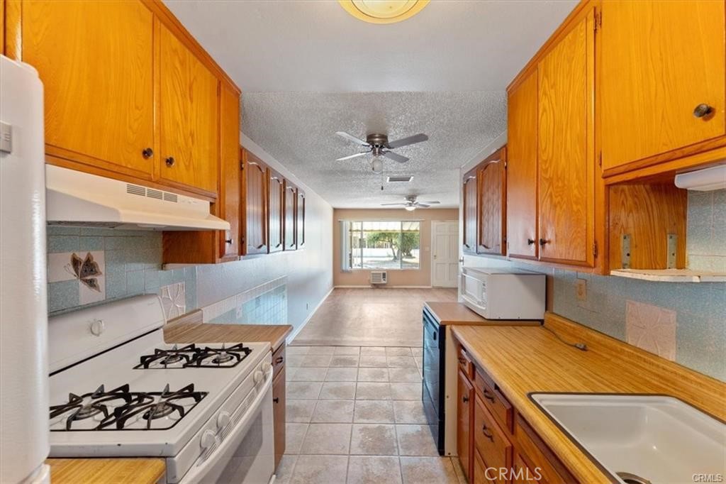 150 E Lakeshore Drive 35