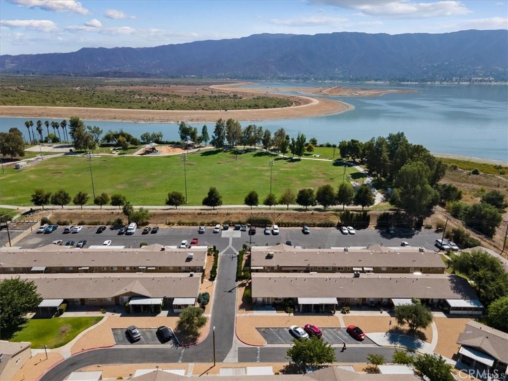 150 E Lakeshore Drive 35