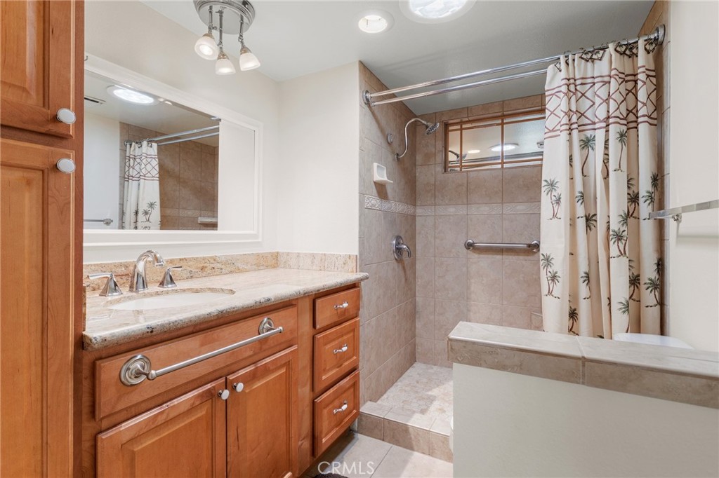 40750 NE La Costa Circle W