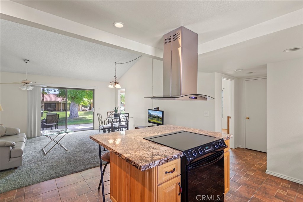 40750 NE La Costa Circle W