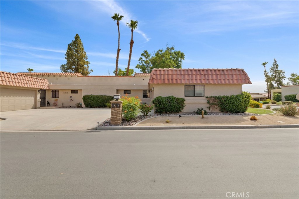 40750 NE La Costa Circle W