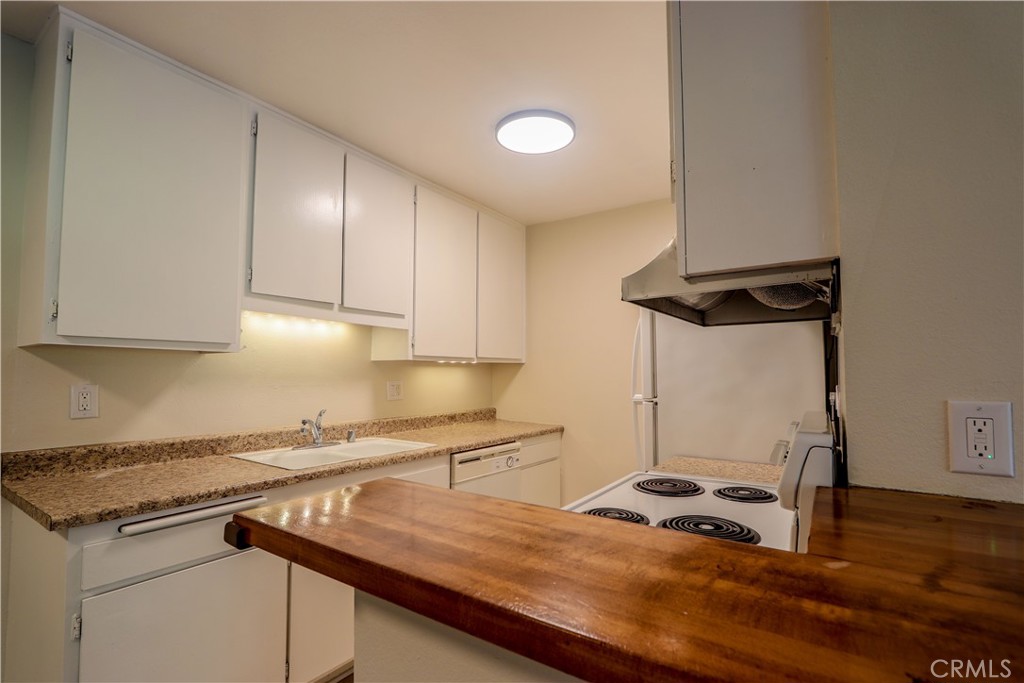 412 N Bellflower Boulevard 118