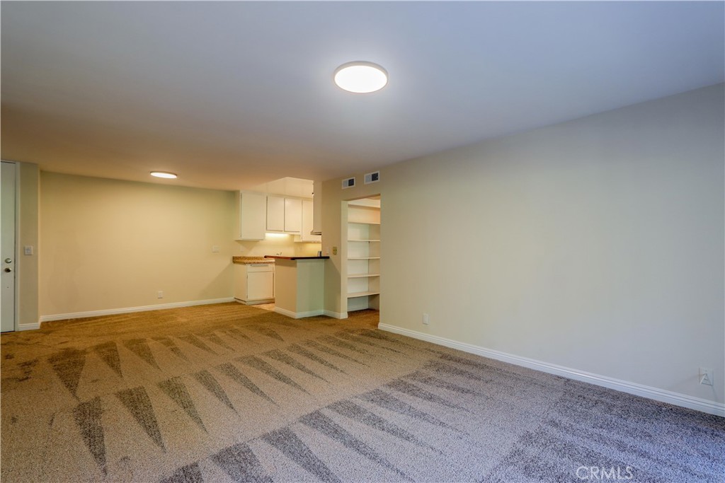 412 N Bellflower Boulevard 118