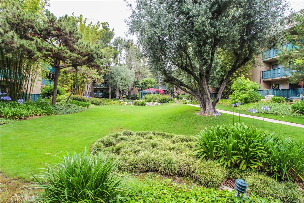 412 N Bellflower Boulevard 118