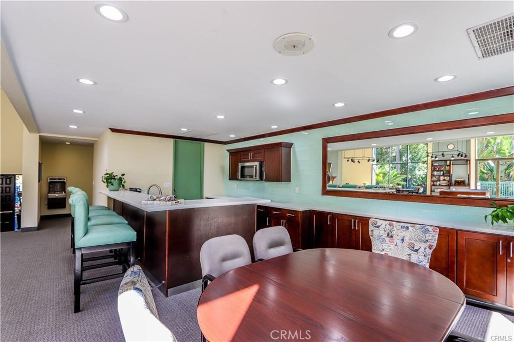 412 N Bellflower Boulevard 118