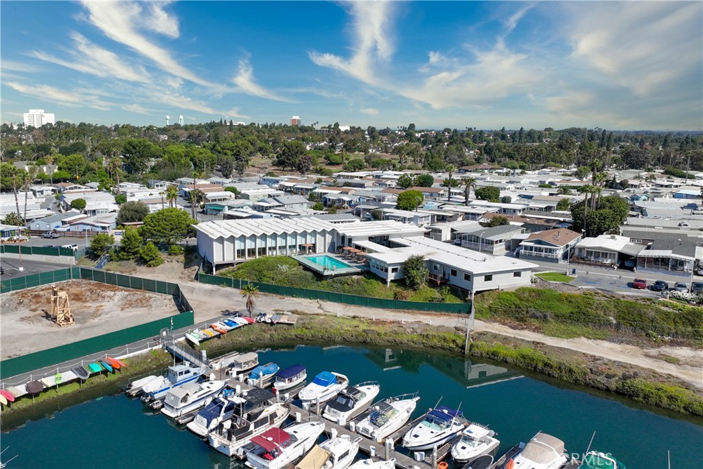 6213 GOLDEN SANDS Drive 334