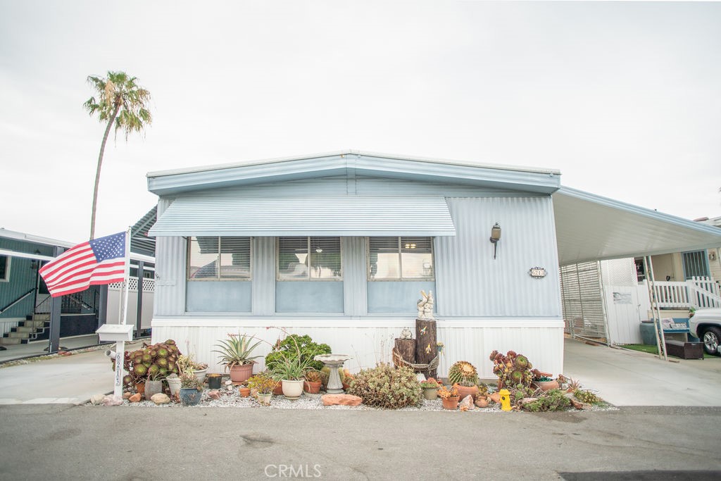 6213 GOLDEN SANDS Drive 334