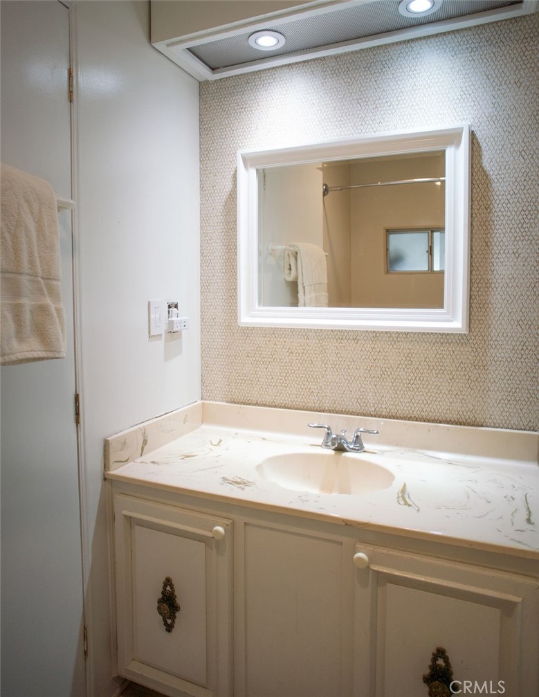 6213 GOLDEN SANDS Drive 334