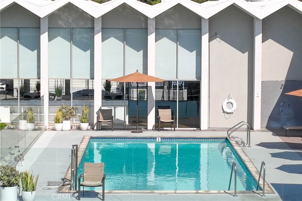 6213 GOLDEN SANDS Drive 334