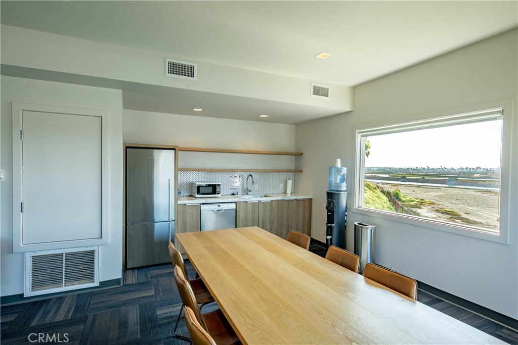 6213 GOLDEN SANDS Drive 334