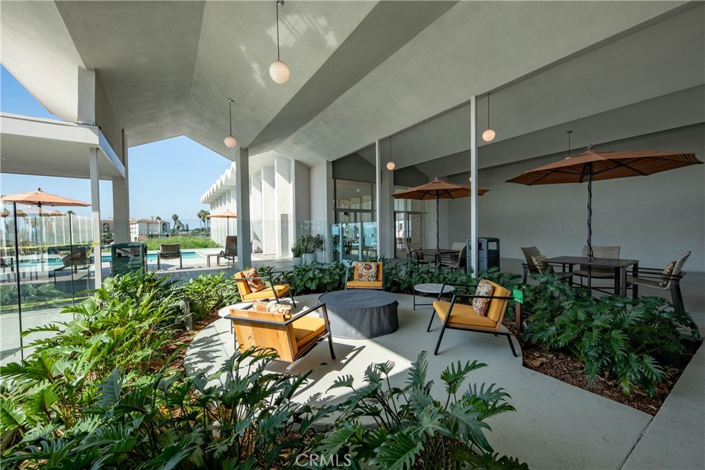 6213 GOLDEN SANDS Drive 334