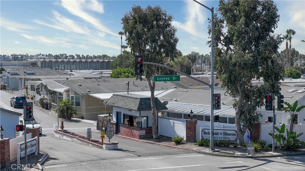 6213 GOLDEN SANDS Drive 334