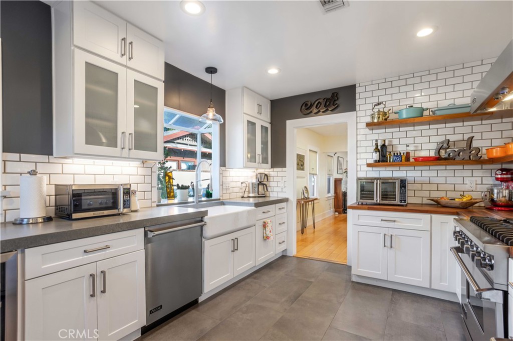 545 East Jefferson Avenue