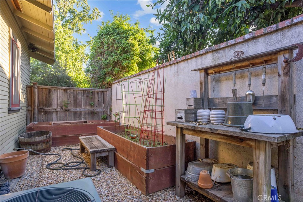 545 East Jefferson Avenue