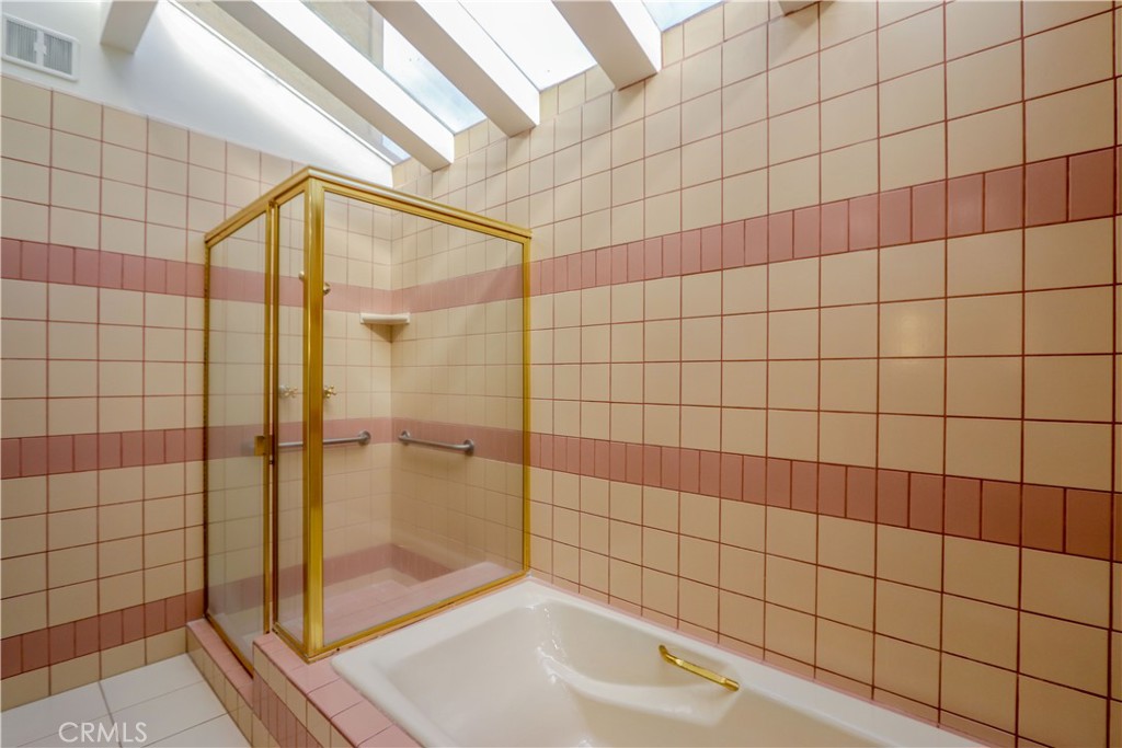 5571 E Lonna Linda Drive