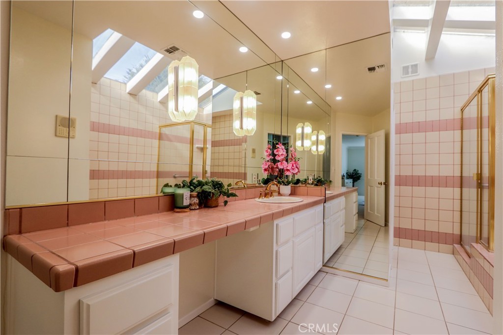 5571 E Lonna Linda Drive