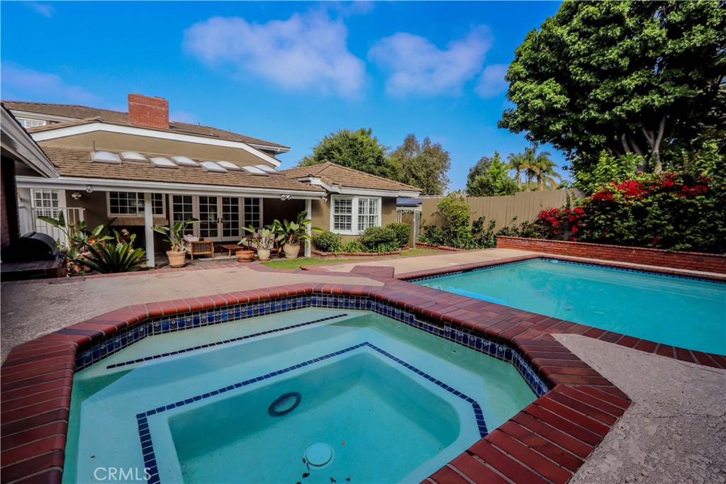 5571 E Lonna Linda Drive