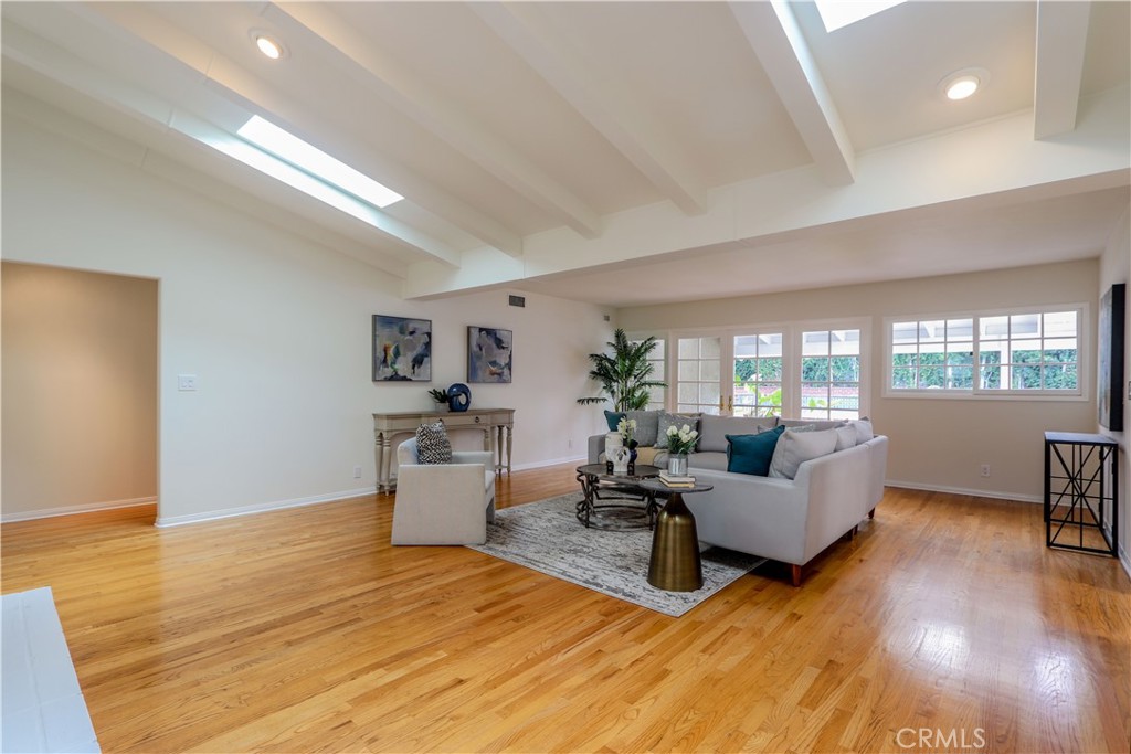 5571 E Lonna Linda Drive