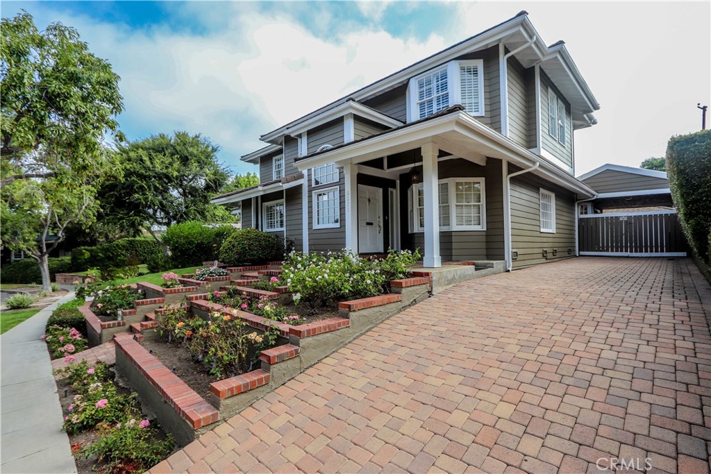 5571 E Lonna Linda Drive