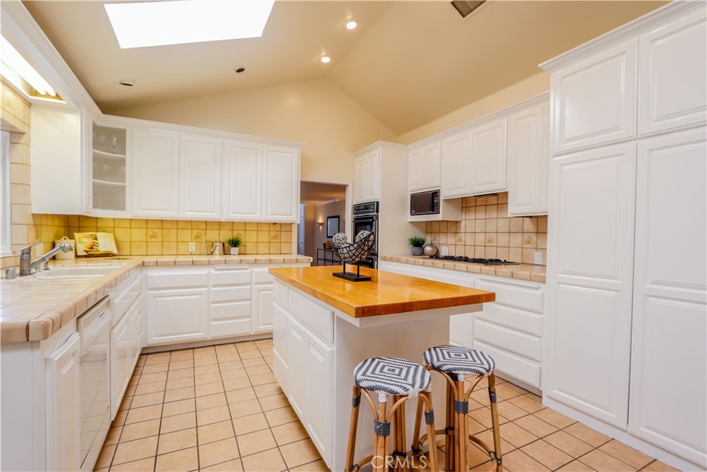 5571 E Lonna Linda Drive