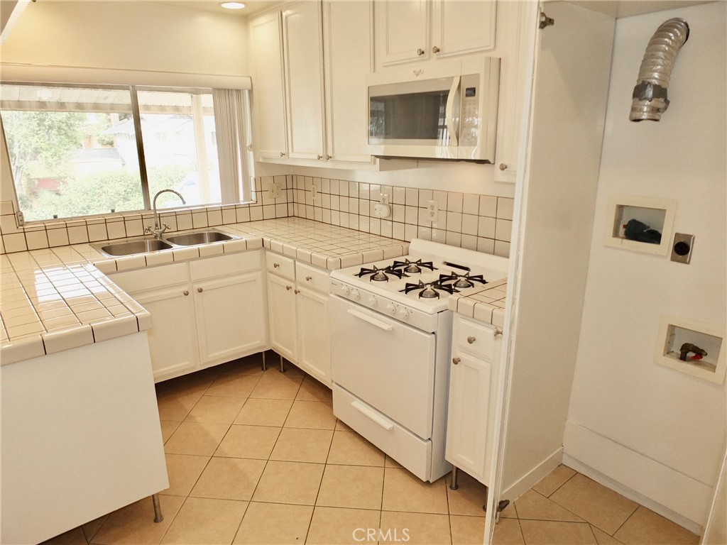 3130 E 2nd Street 11