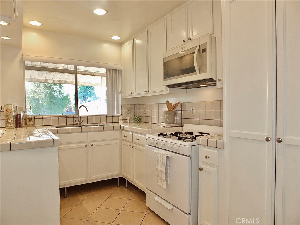 3130 E 2nd Street 11