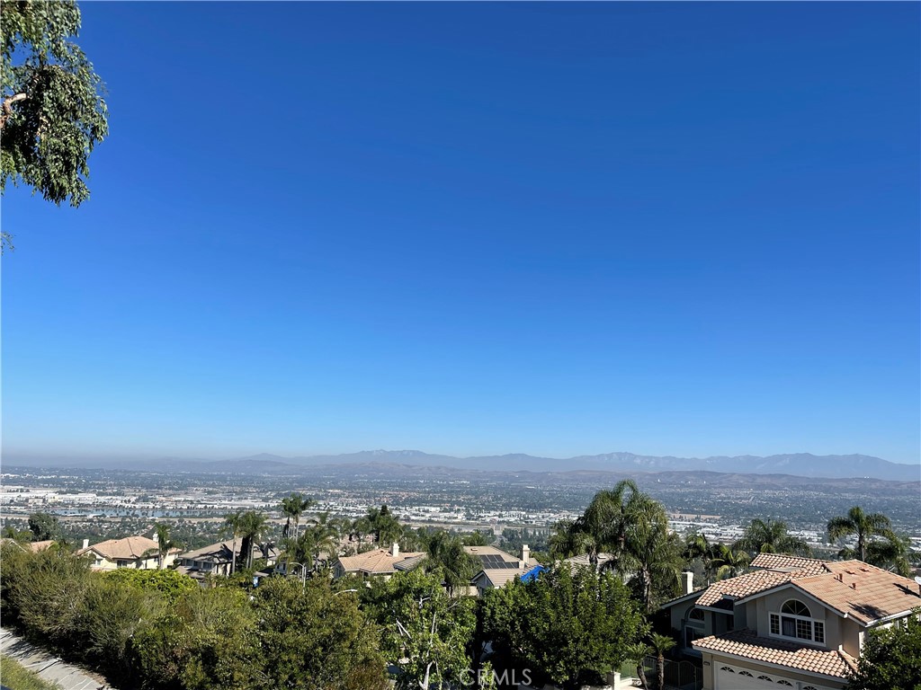 4315 E Cornwall Avenue