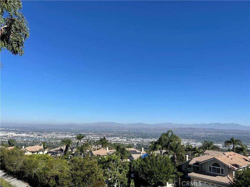 4315 E Cornwall Avenue