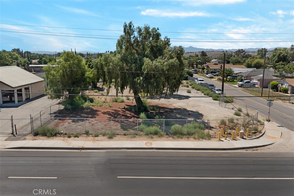 9090 Limonite Avenue