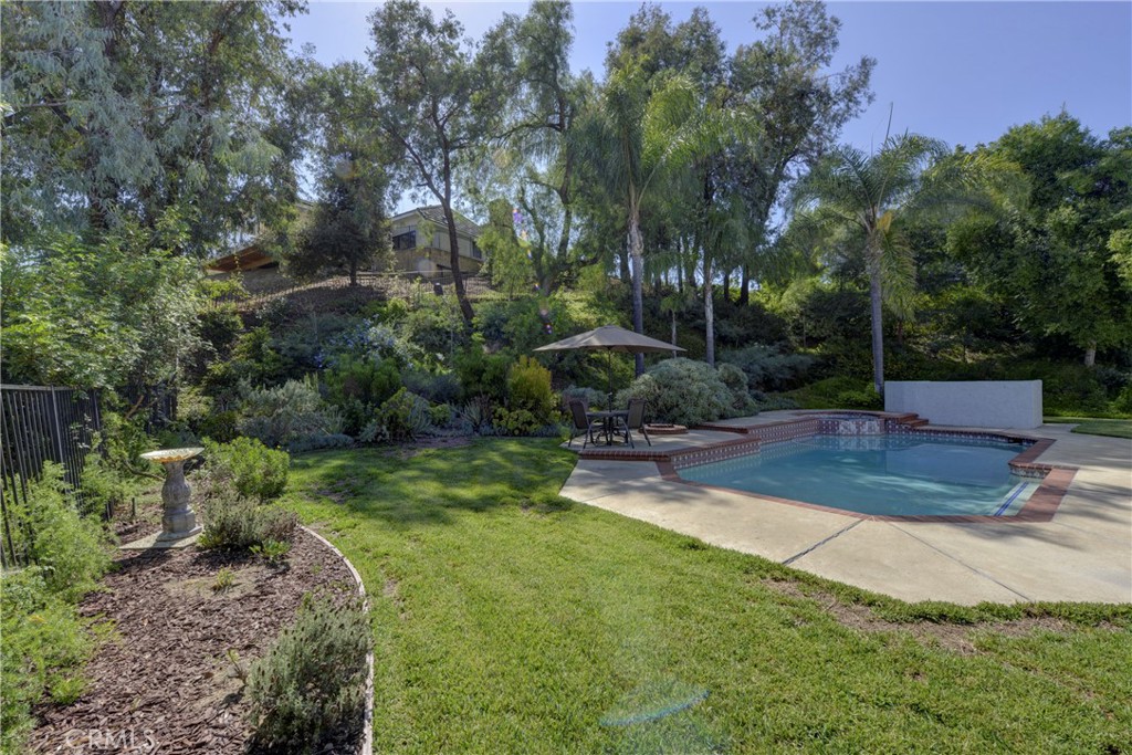 5549 Trailside Drive