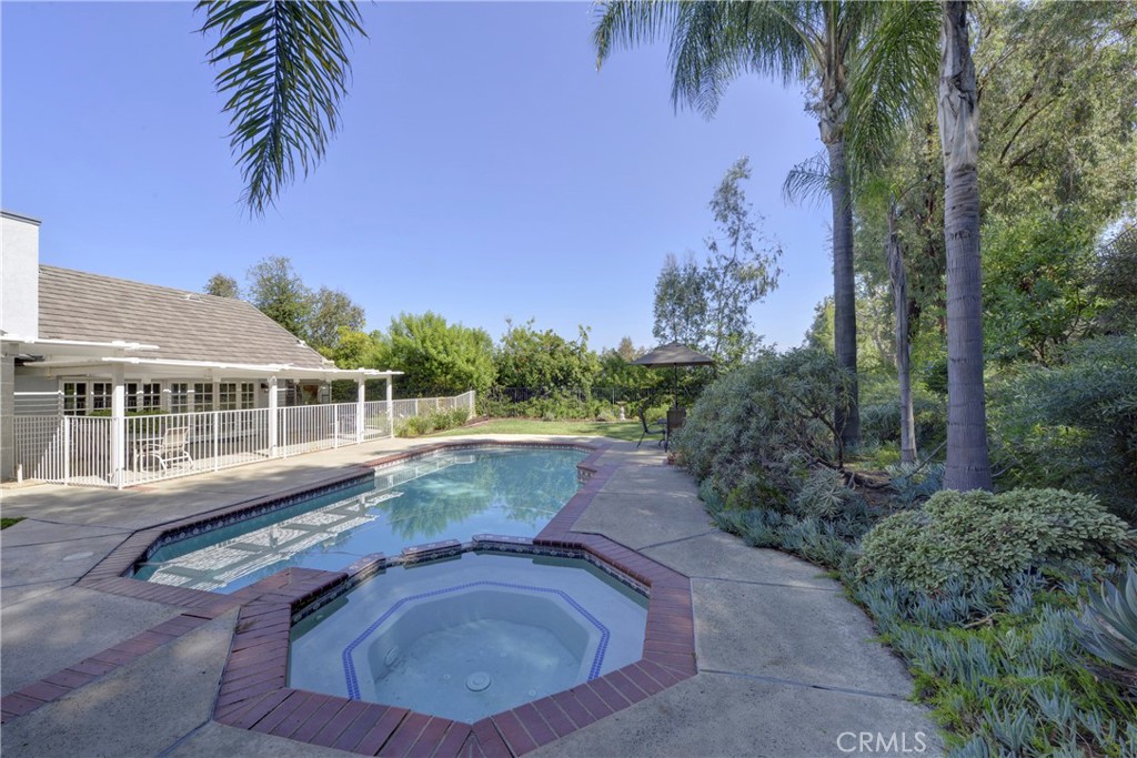 5549 Trailside Drive