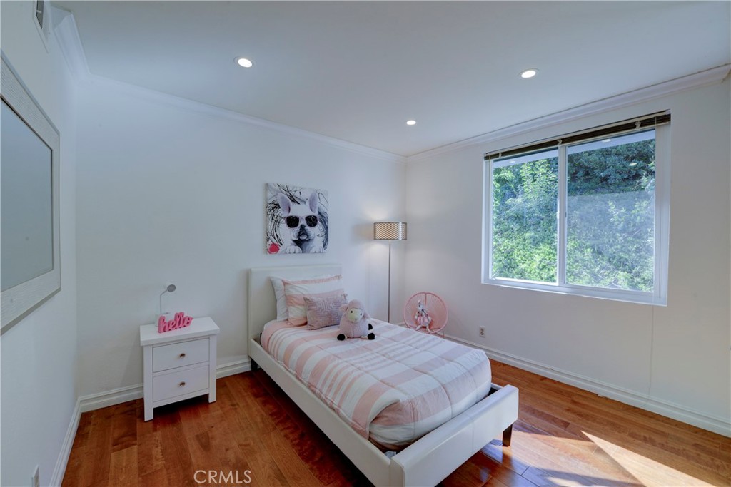 5549 Trailside Drive