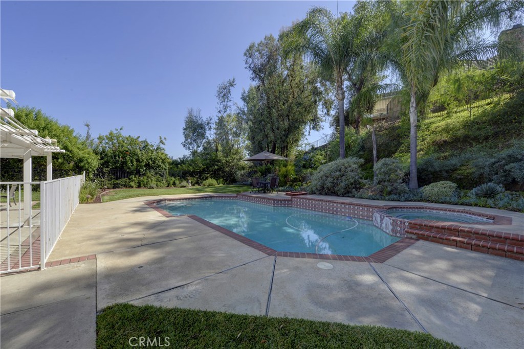 5549 Trailside Drive