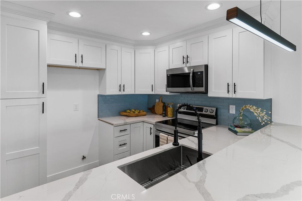 2235 W 25th Street 124