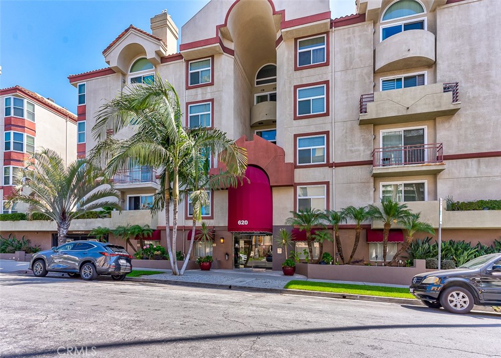 620 S Gramercy Place 441