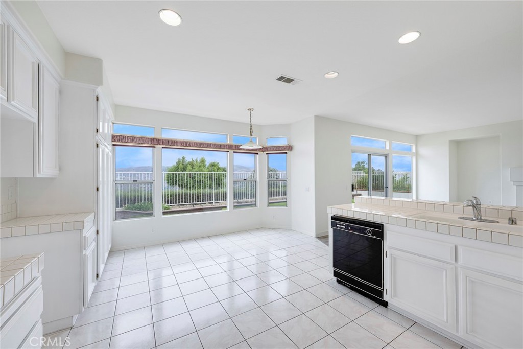 585 S Morningstar Drive