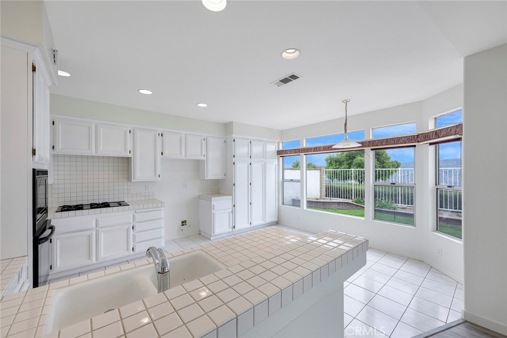 585 S Morningstar Drive